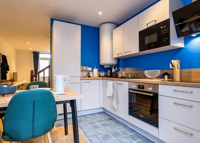 Face à La Avec Terrasse Privative, Confort Moderne, Wi-fi Gratuit à Saint-nazaire - Fr-1-306-1260